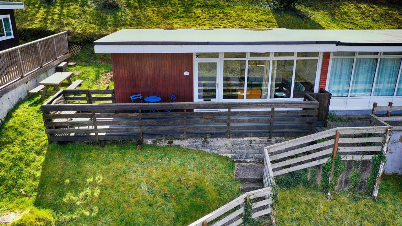 Caswell Beach Chalet 70 Located In Gower Peninsula Swansea Exterior foto