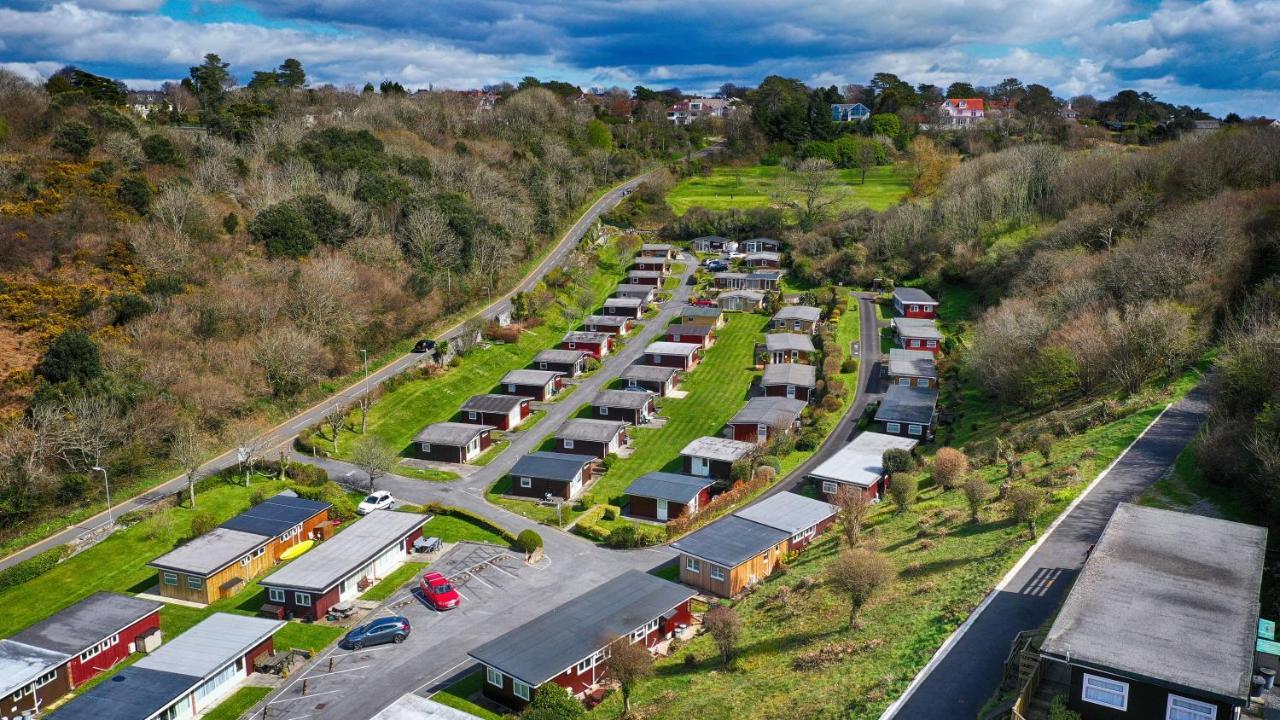 Caswell Beach Chalet 70 Located In Gower Peninsula Swansea Exterior foto
